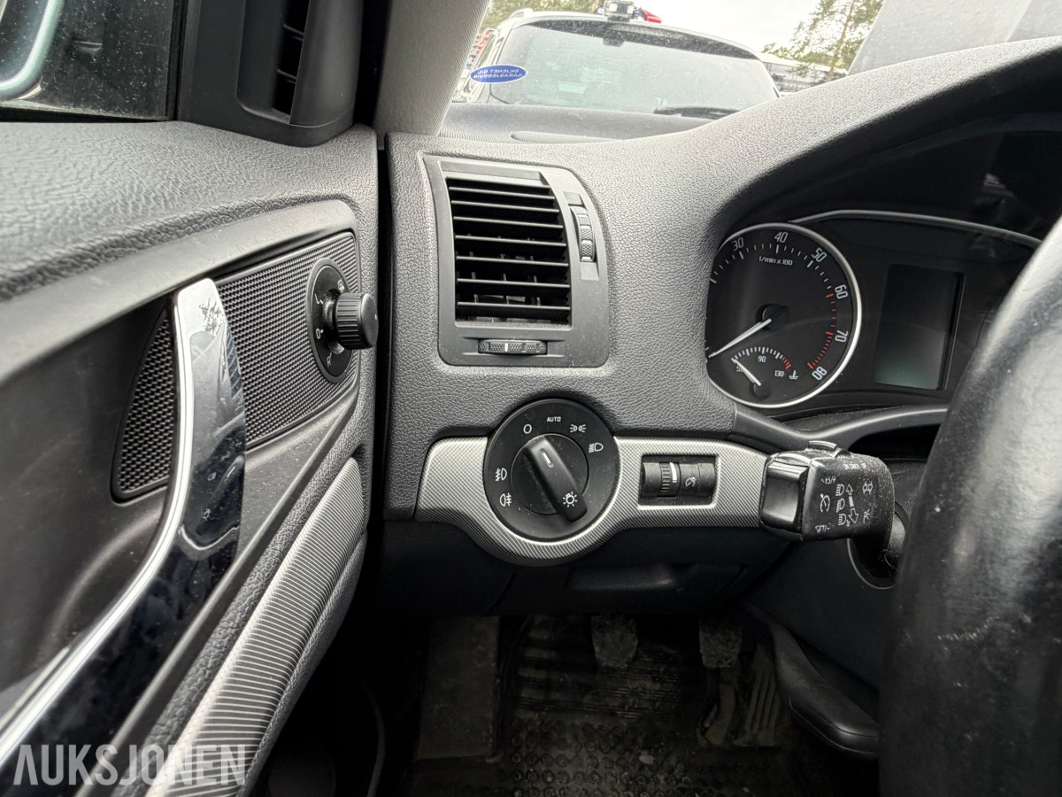 2013 Skoda OCTAVIA 1.4-122 / S+V dekk / Servicehistorikk