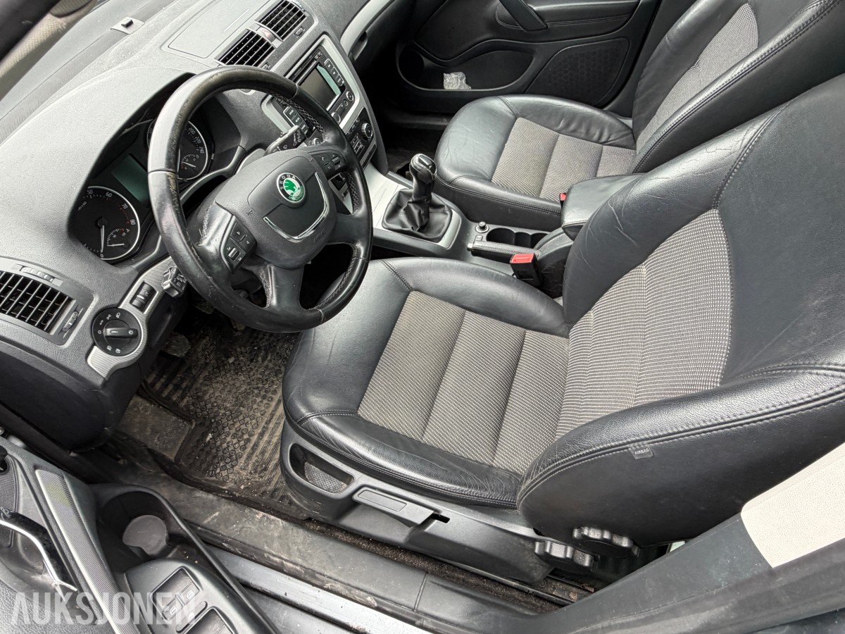 2013 Skoda OCTAVIA 1.4-122 / S+V dekk / Servicehistorikk