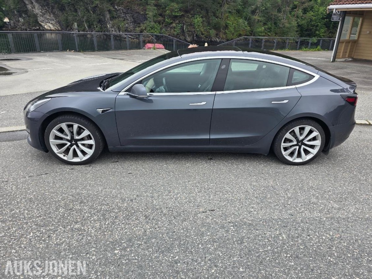 2019 Tesla Model 3 Long Range AWD 150 kW