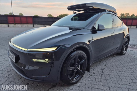 2025 Tesla Model Y, Long Range AWD Adaptiv cruisekontroll, Ryggekamera, Hengerfeste, 20614km