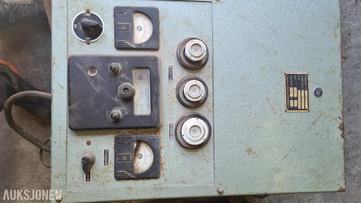 Diverse verktøy og materiell Fra Forsvaret