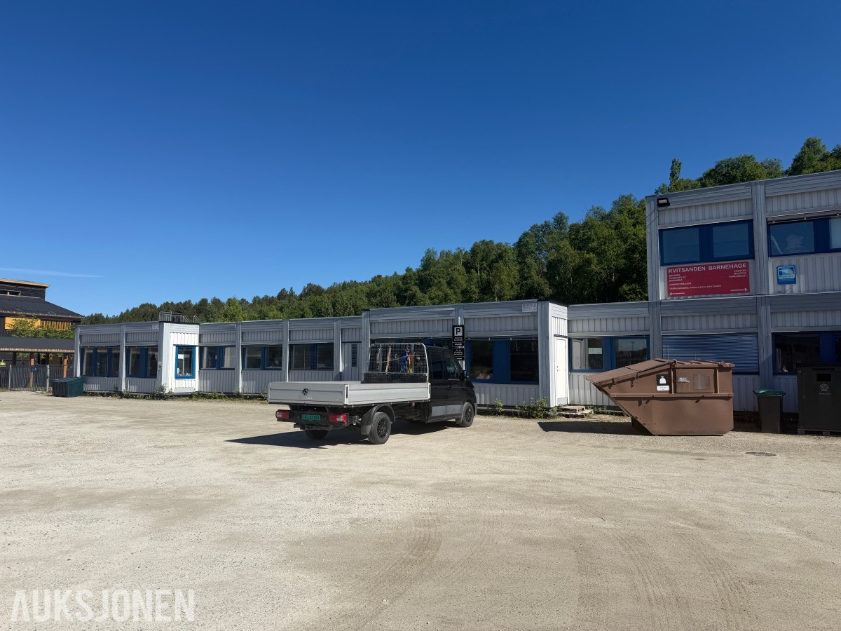 2018 Komplett brakkerigg ca. 1000 m² – 33 brakker / modulbygg 