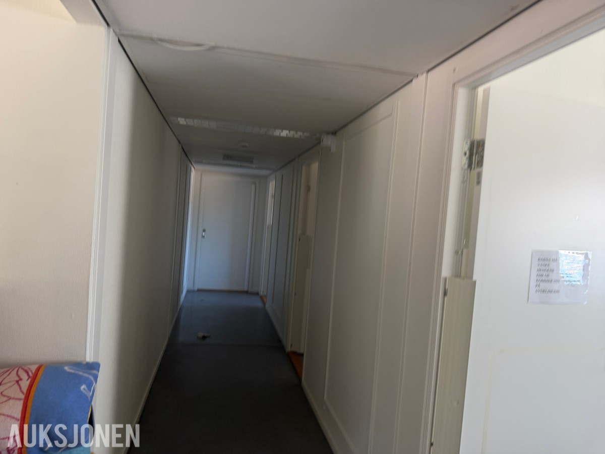 2018 Komplett brakkerigg ca. 1000 m² – 33 brakker / modulbygg 