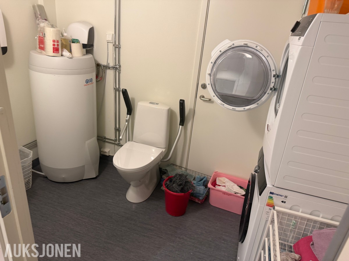 2018 Komplett brakkerigg ca. 1000 m² – 33 brakker / modulbygg 