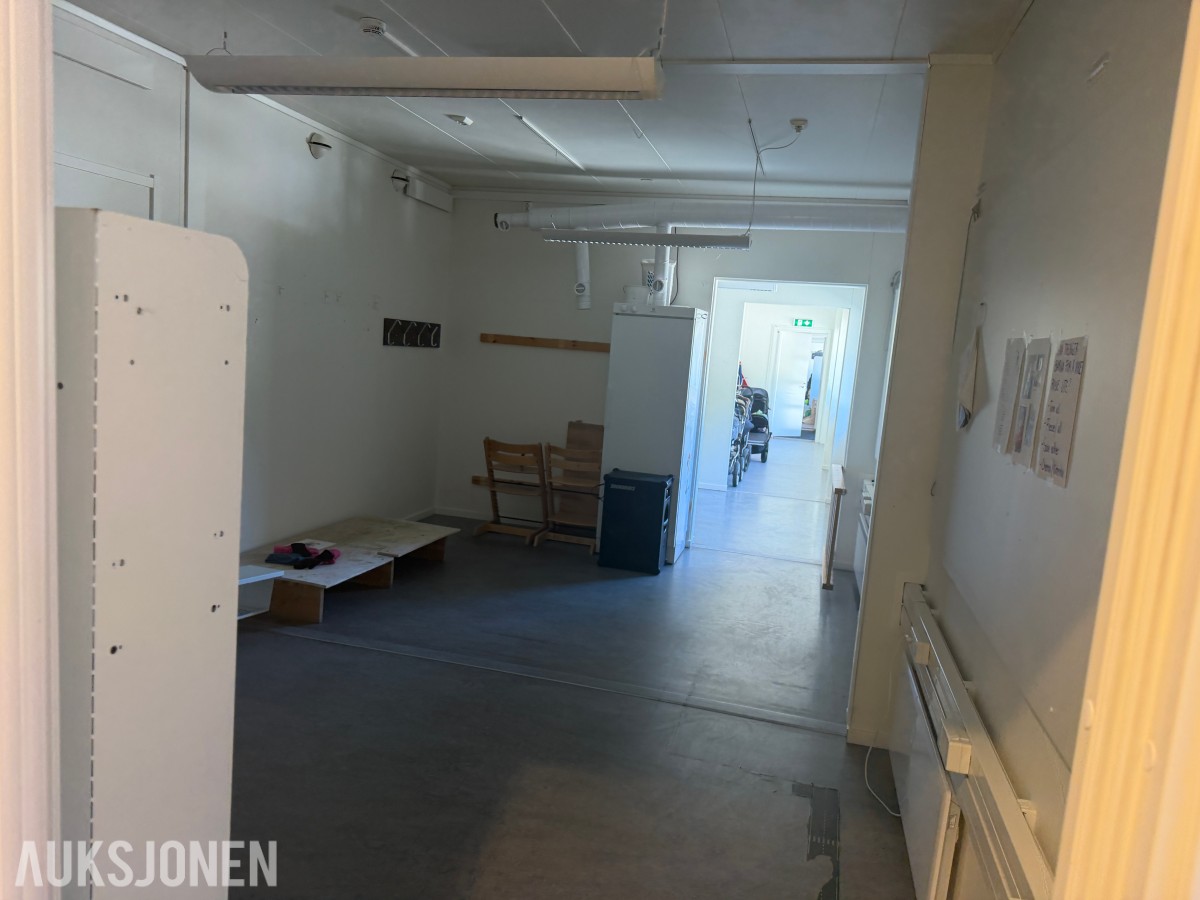 2018 Komplett brakkerigg ca. 1000 m² – 33 brakker / modulbygg 