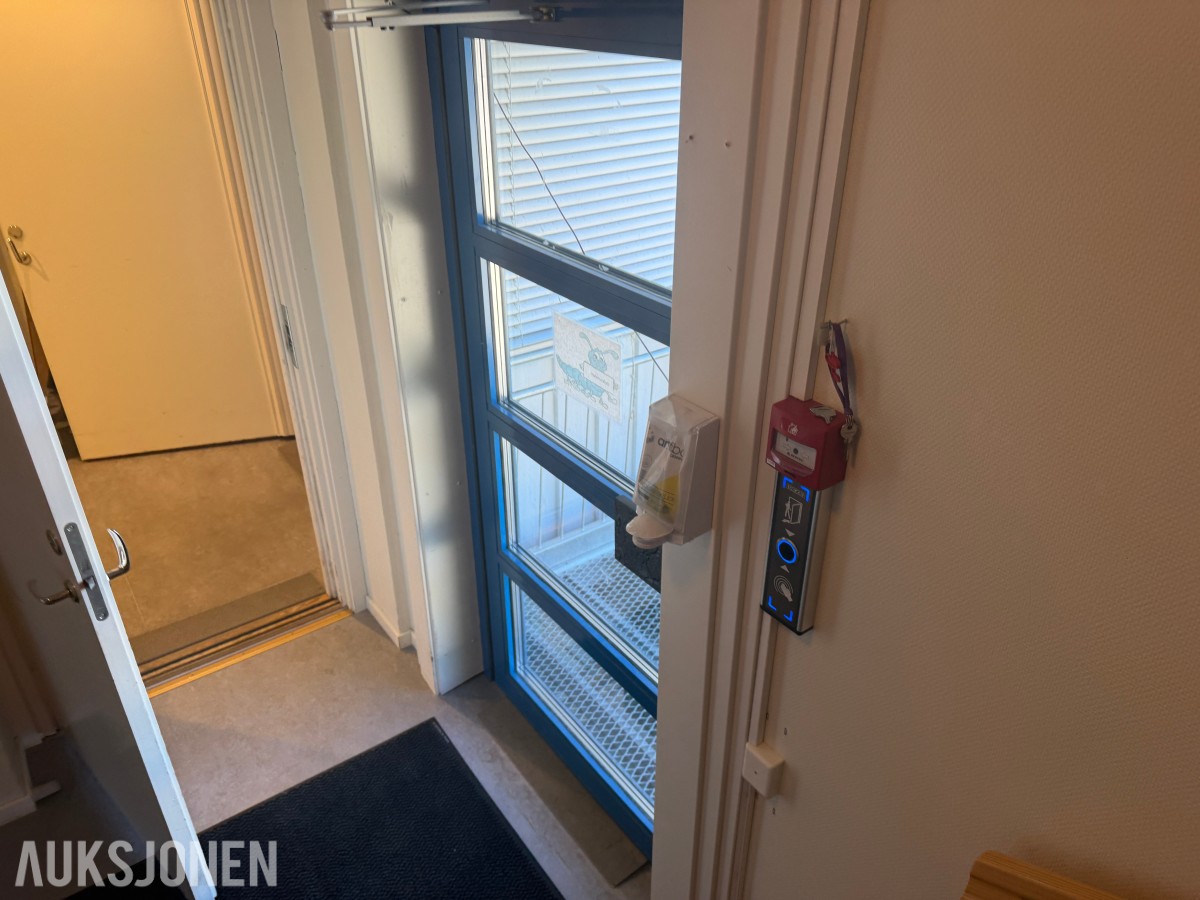 2018 Komplett brakkerigg ca. 1000 m² – 33 brakker / modulbygg 
