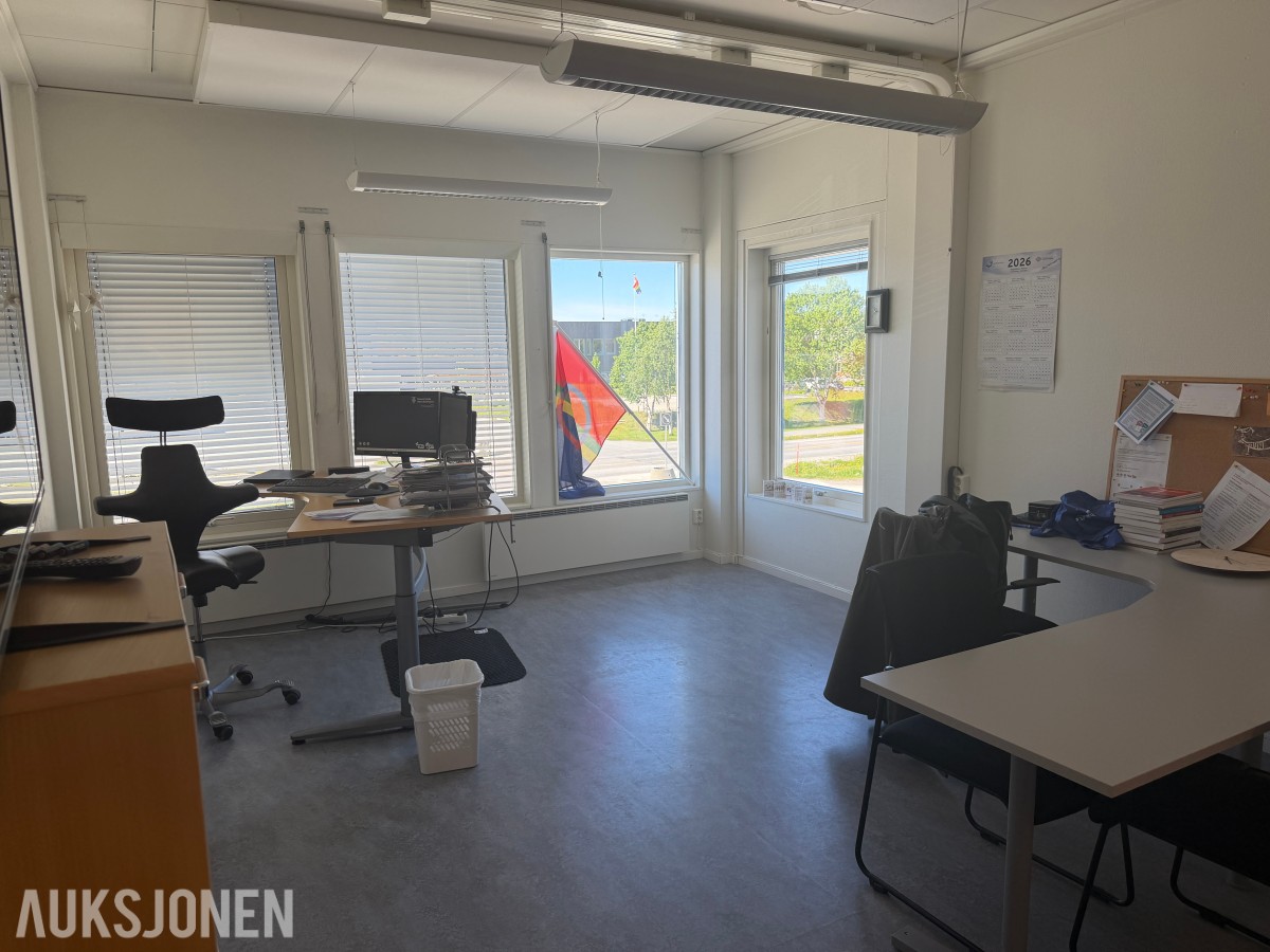 2018 Komplett brakkerigg ca. 1000 m² – 33 brakker / modulbygg 