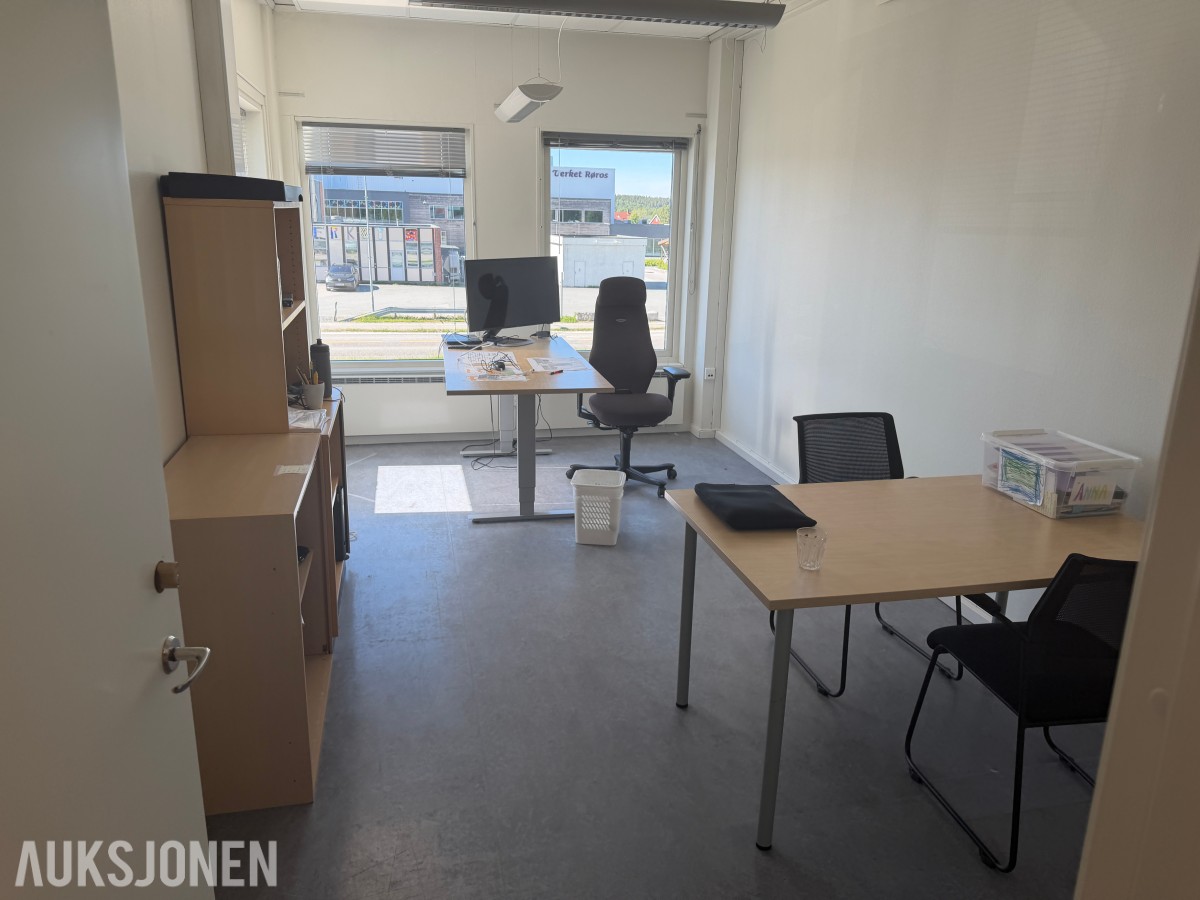 2018 Komplett brakkerigg ca. 1000 m² – 33 brakker / modulbygg 