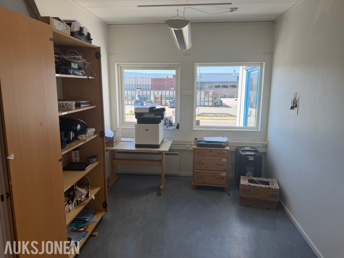 2018 Komplett brakkerigg ca. 1000 m² – 33 brakker / modulbygg 