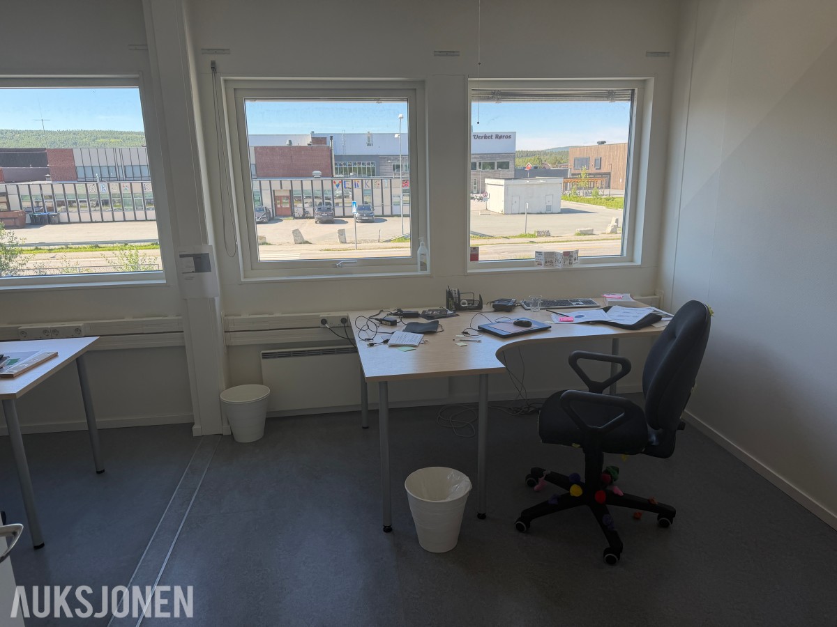 2018 Komplett brakkerigg ca. 1000 m² – 33 brakker / modulbygg 