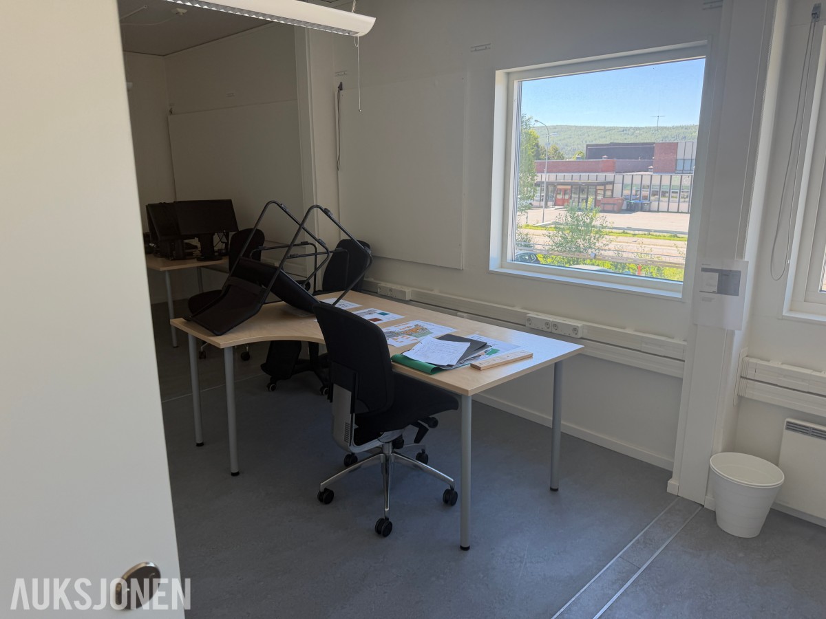 2018 Komplett brakkerigg ca. 1000 m² – 33 brakker / modulbygg 