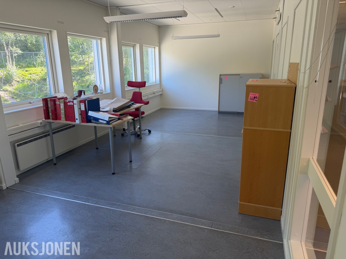 2018 Komplett brakkerigg ca. 1000 m² – 33 brakker / modulbygg 