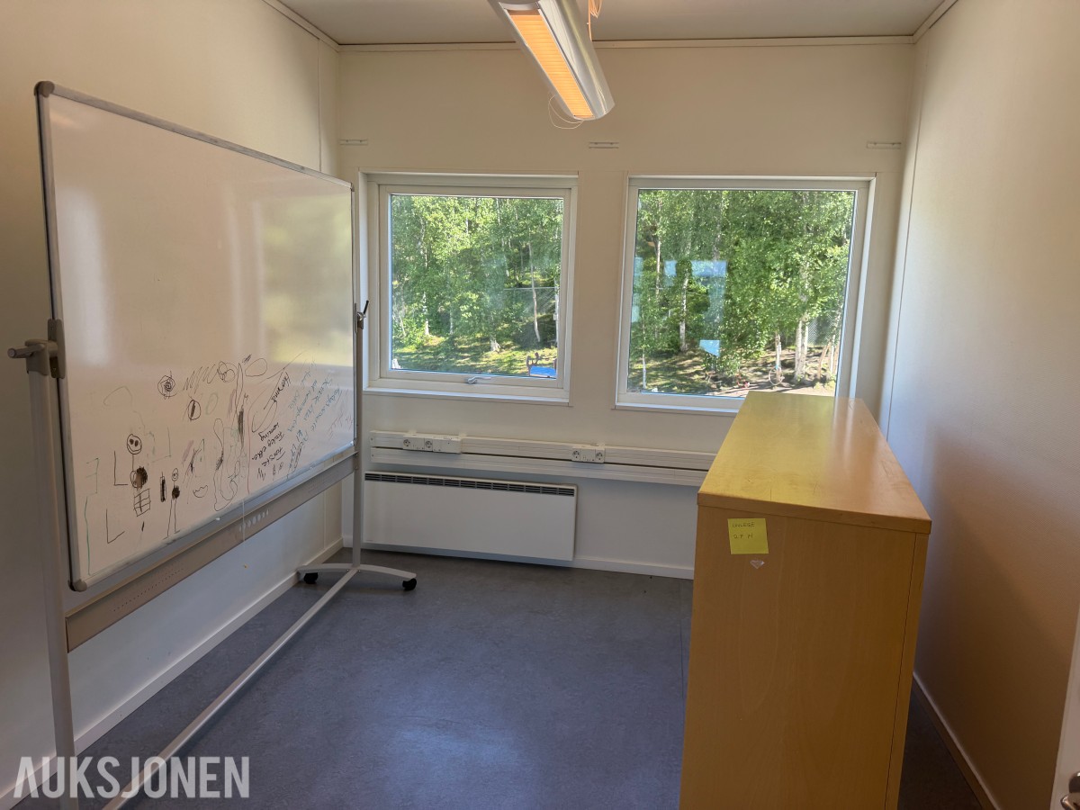 2018 Komplett brakkerigg ca. 1000 m² – 33 brakker / modulbygg 