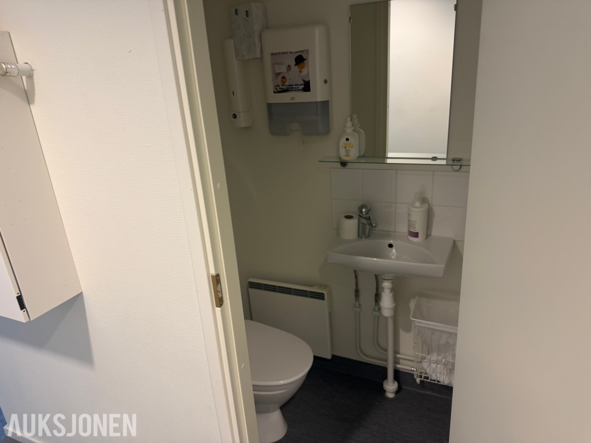 2018 Komplett brakkerigg ca. 1000 m² – 33 brakker / modulbygg 