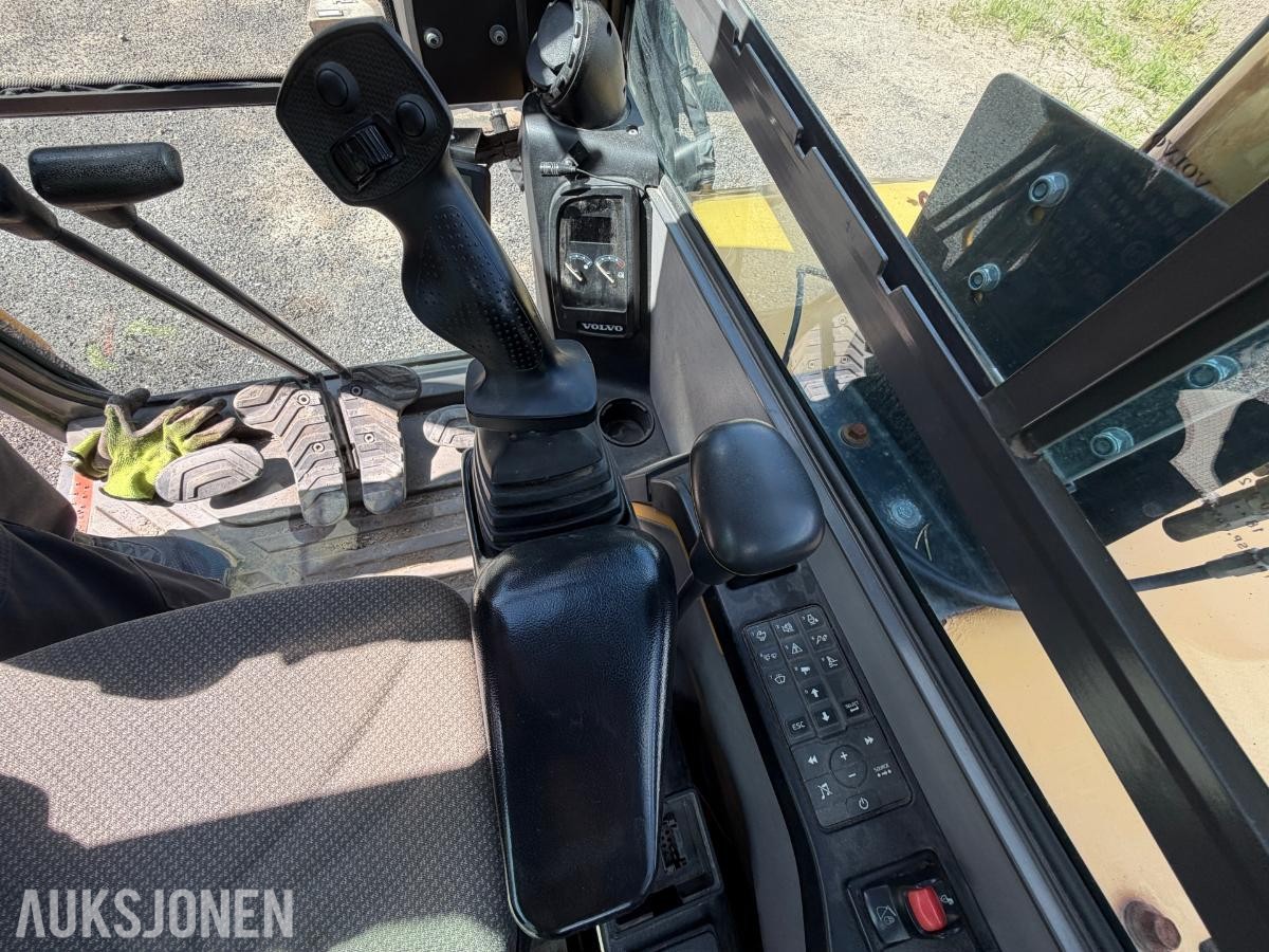 2019 Volvo ECR58D minigraver m/ Steelwrist X07 tiltrotator, S50 hurtigfeste, pusseskuff og graveskuff