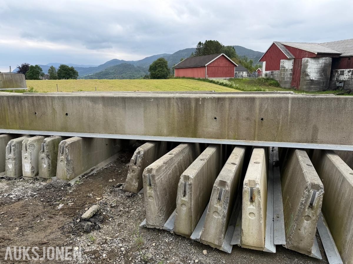 2021-2024 Deltabloc DB65S – 64 stk tungsikringsbarrierer – Totalt 384 meter