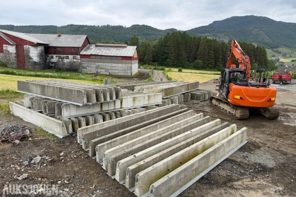 2021-2024 Deltabloc DB65S – 64 stk tungsikringsbarrierer – Totalt 384 meter