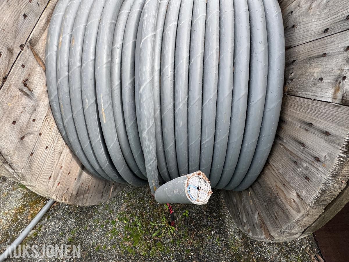 Ca 400meter PFSP 4x150 / 50 AL 1kV Jordkabel