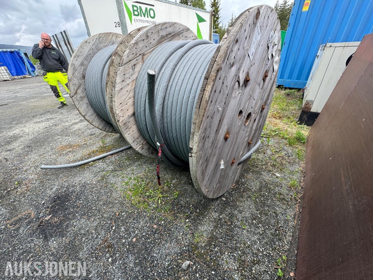 Ca 400meter PFSP 4x150 / 50 AL 1kV Jordkabel