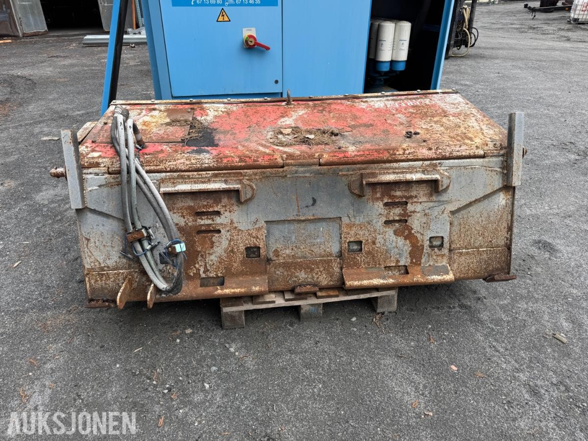 Hydraulisk feiekost m/ Bobcat redskapsfeste