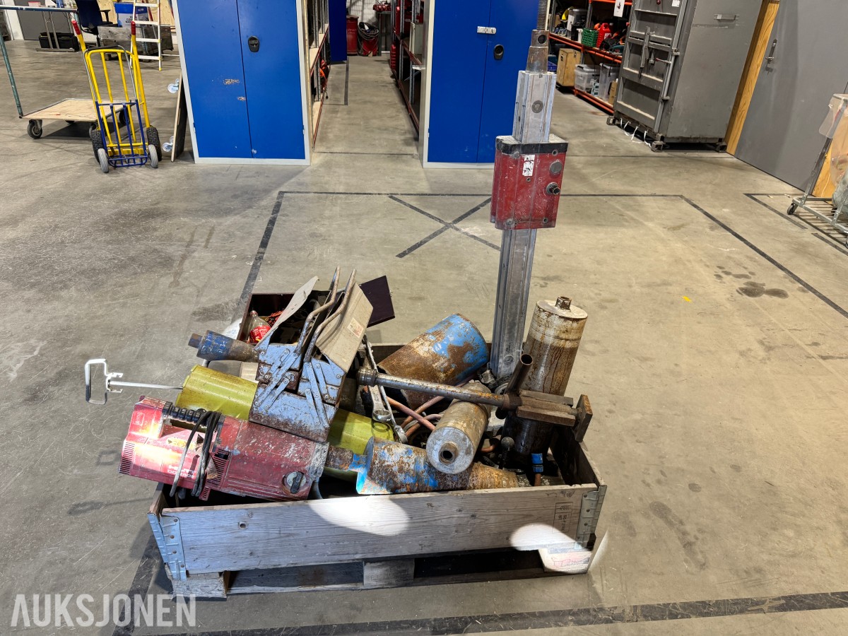 Hilti kjernebormaskin med stativ, kjerneborer og verktøy