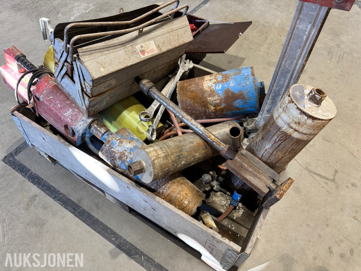 Hilti kjernebormaskin med stativ, kjerneborer og verktøy
