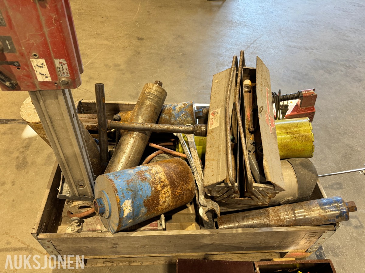 Hilti kjernebormaskin med stativ, kjerneborer og verktøy