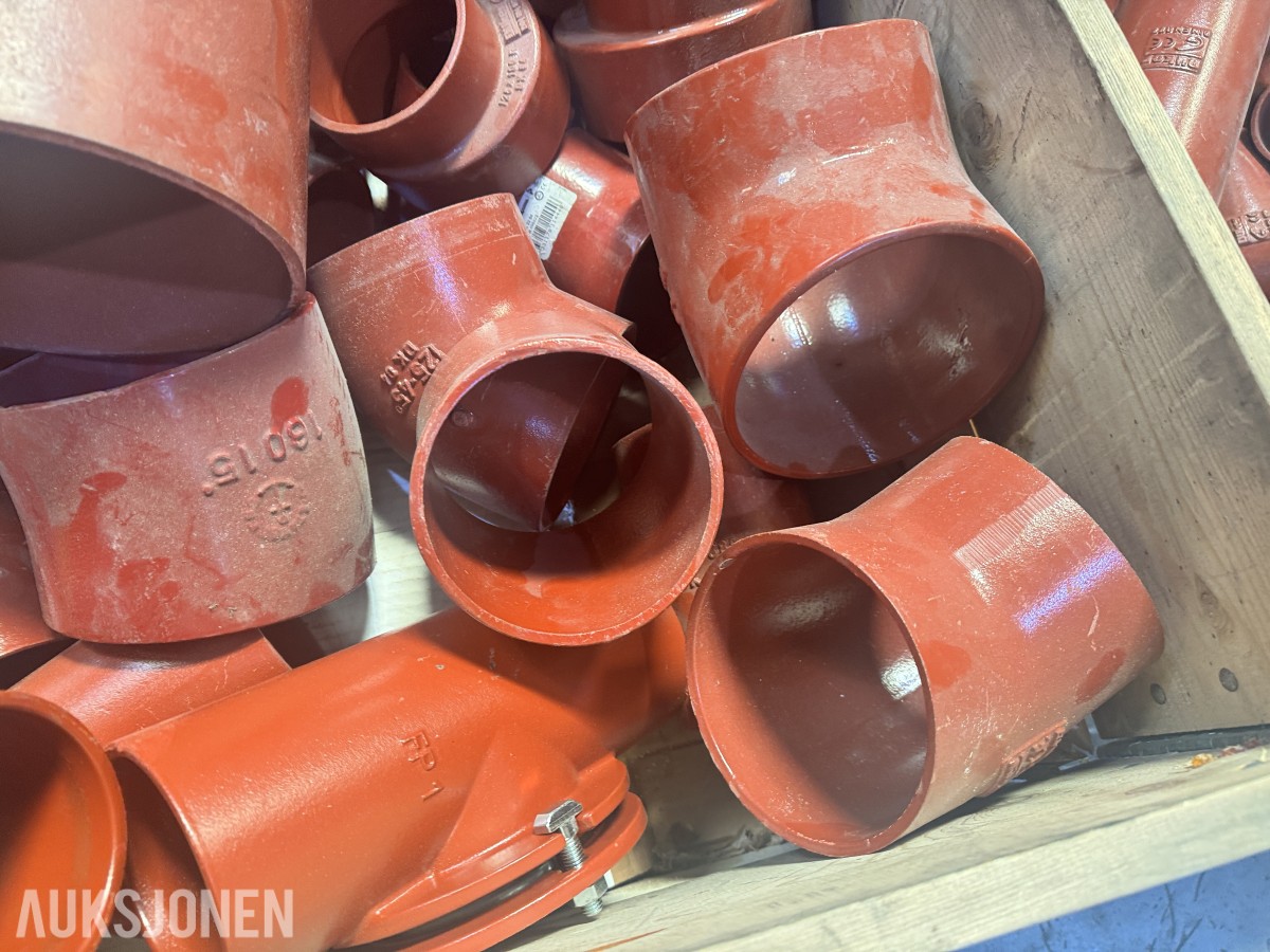 2 Paller NYTT MA rørdeler/koblinger/vinkler ++