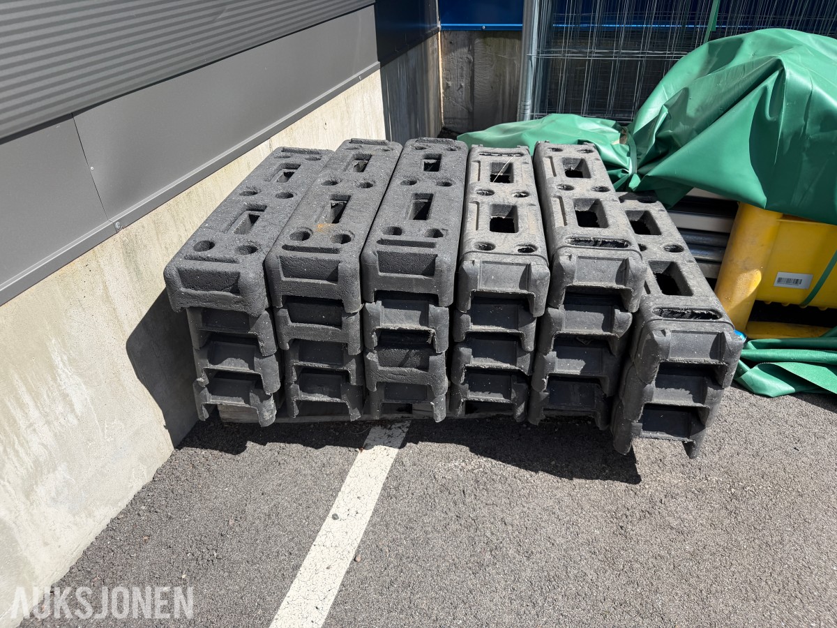 Ca 23 stk byggjerder med føtter