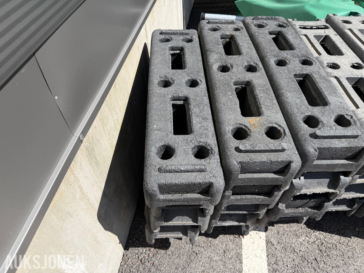 Ca 23 stk byggjerder med føtter