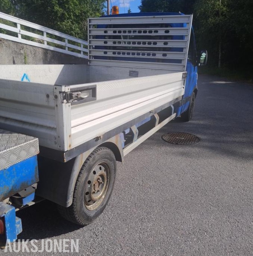 2008 Renault Master 2.5 Diesel - med kran, 190500km, Hengerfeste