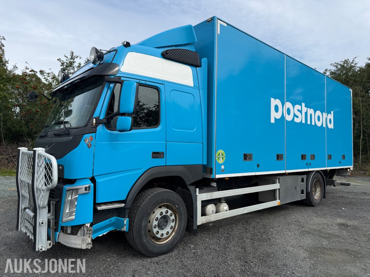 2018 Volvo FM 330 skapbil med sideåpning og lift