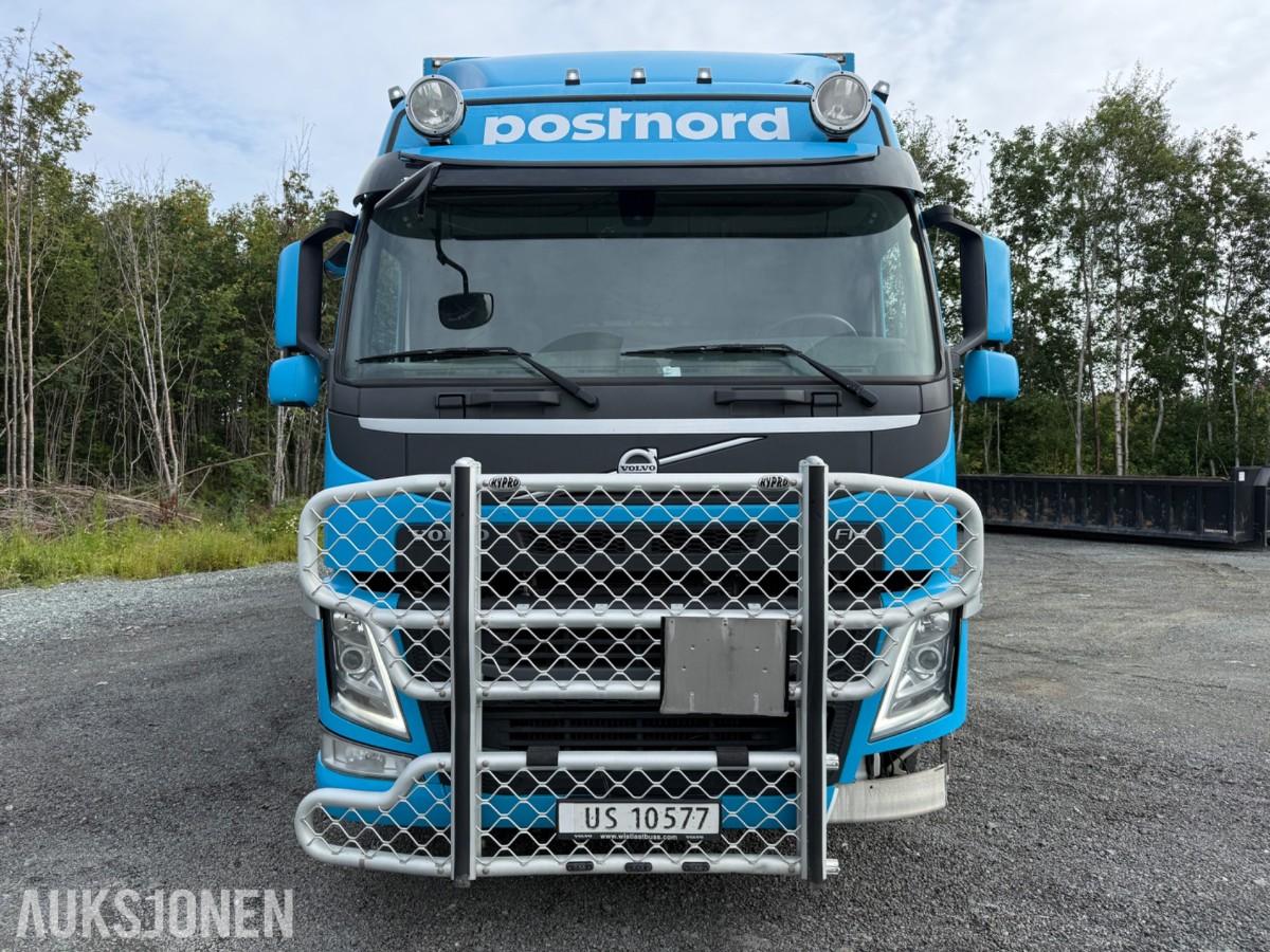 2018 Volvo FM 330 skapbil med sideåpning og lift