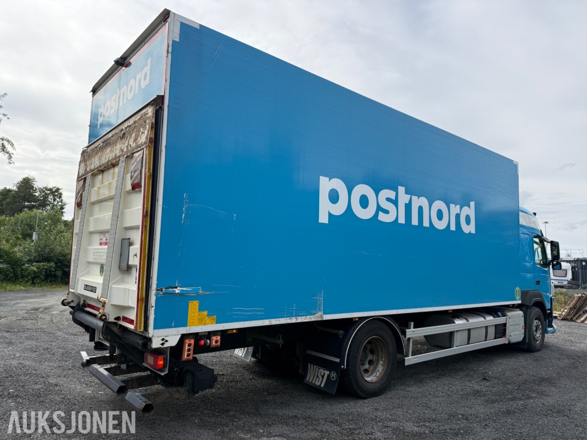 2018 Volvo FM 330 skapbil med sideåpning og lift