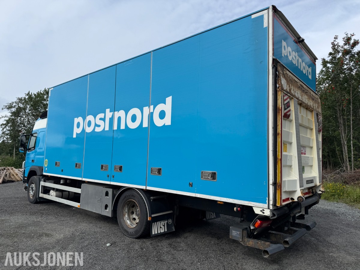 2018 Volvo FM 330 skapbil med sideåpning og lift