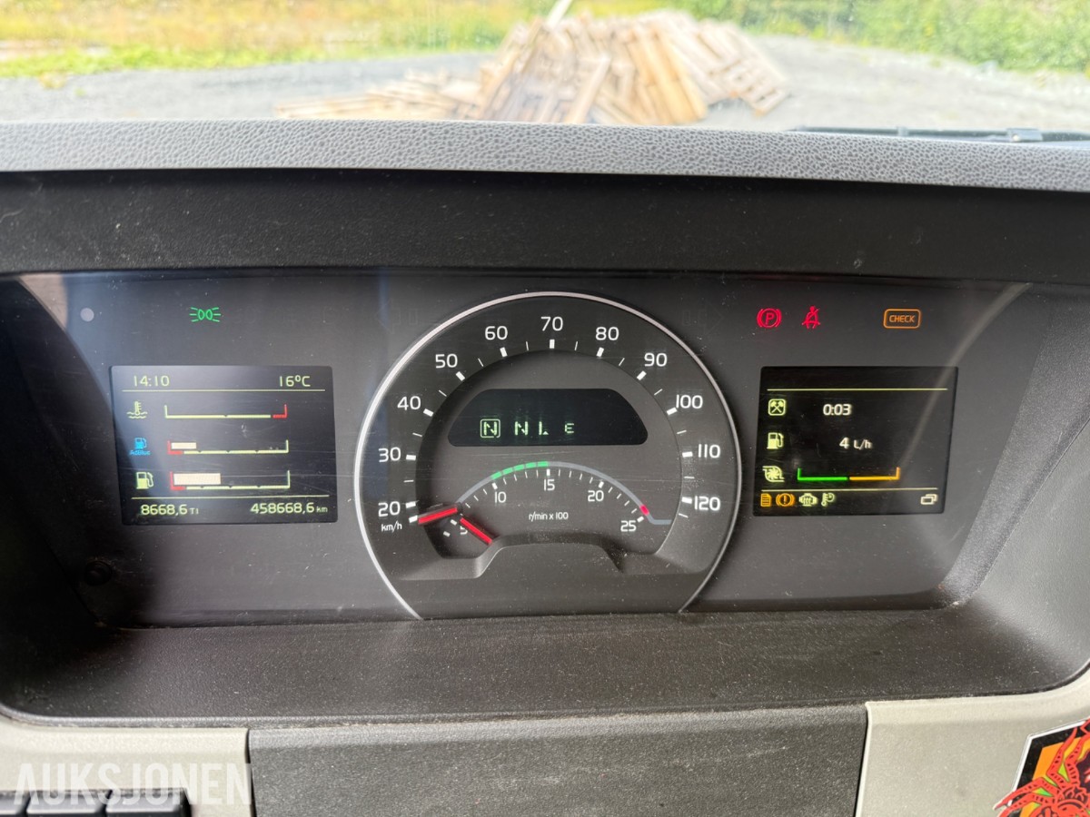 2018 Volvo FM 330 skapbil med sideåpning og lift