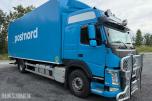 2018 Volvo FM 330 skapbil med sideåpning og lift