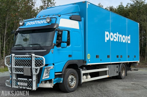 2018 Volvo FM 330 skapbil med sideåpning og lift