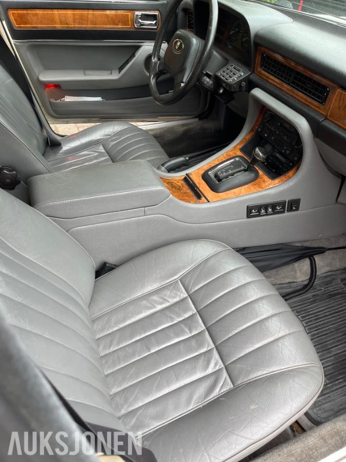 1987 Jaguar XJ-SERIE 3.6 Automat Skinnseter EU OK