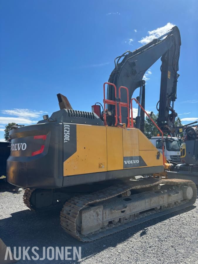 2017 Volvo EC250EL beltegravemaskin, 8660 timer, OQ70 HK-feste