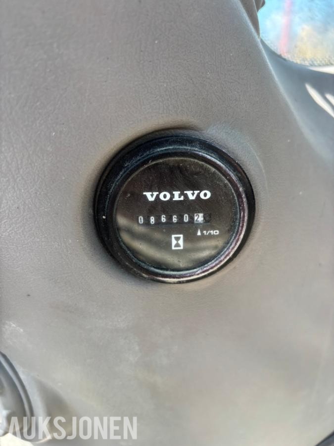 2017 Volvo EC250EL beltegravemaskin, 8660 timer, OQ70 HK-feste