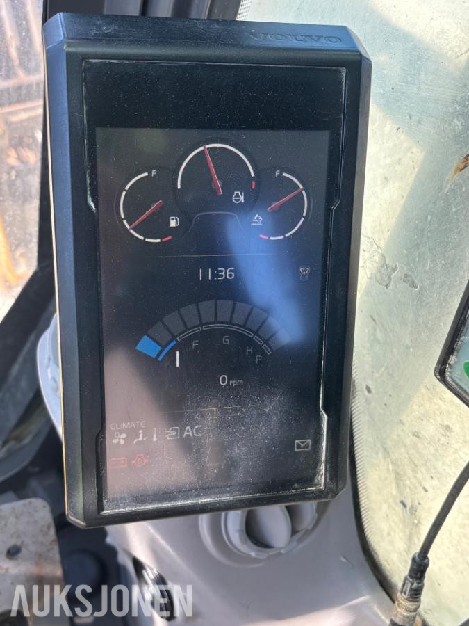 2017 Volvo EC250EL beltegravemaskin, 8660 timer, OQ70 HK-feste
