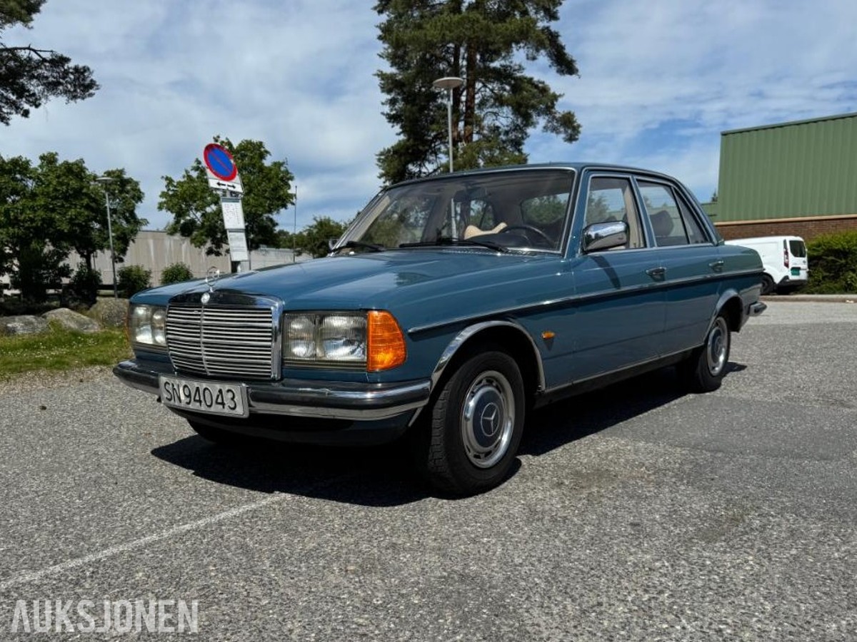 1977 Mercedes-Benz E-Klasse W123 280 Automat Soltak