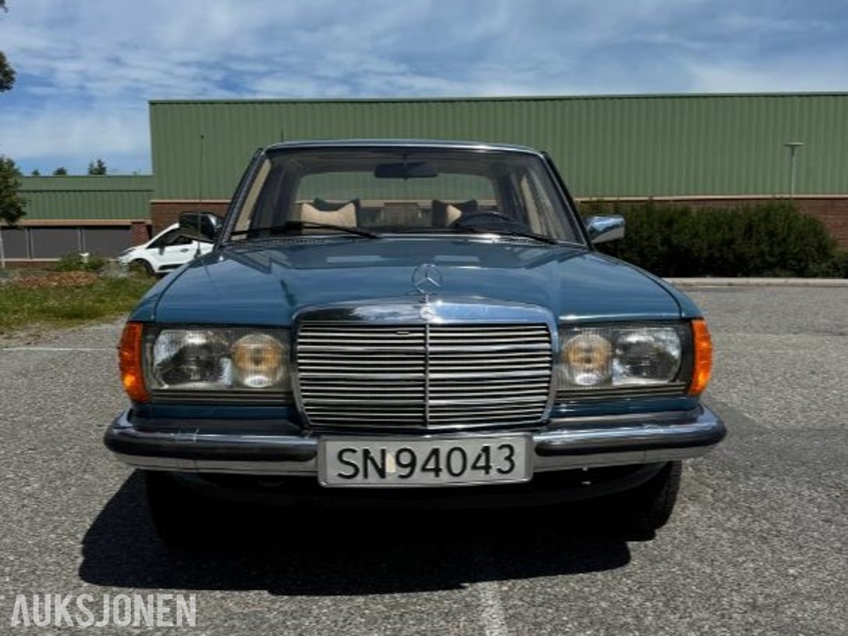 1977 Mercedes-Benz E-Klasse W123 280 Automat Soltak