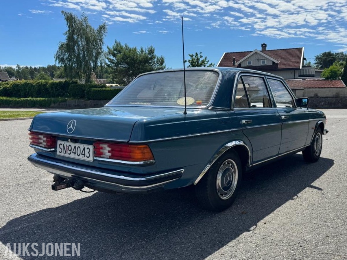 1977 Mercedes-Benz E-Klasse W123 280 Automat Soltak