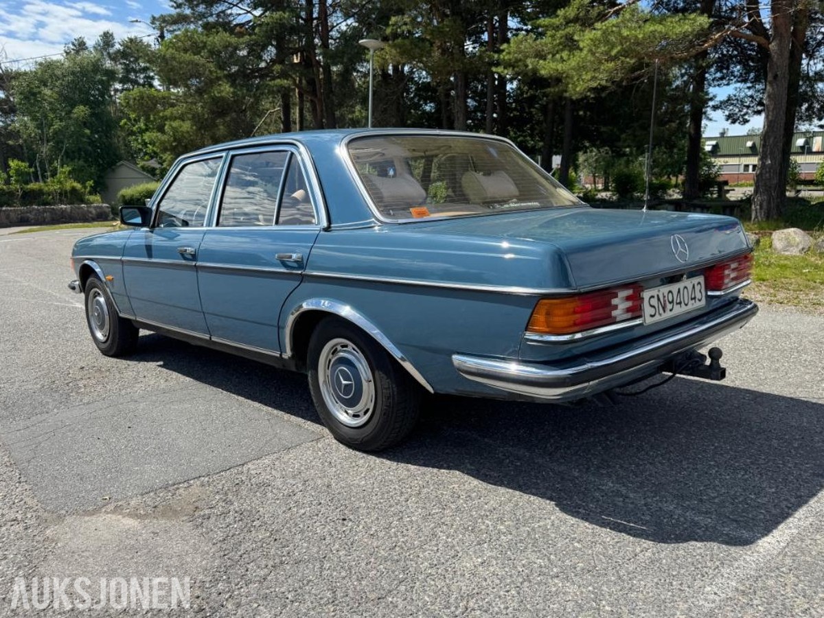 1977 Mercedes-Benz E-Klasse W123 280 Automat Soltak