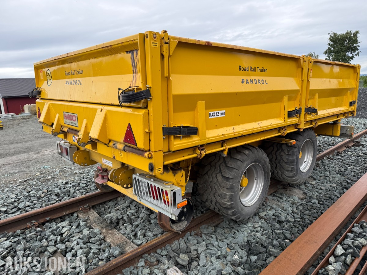 Western/Pandrol Road Rail tipphenger – jernbanerigget