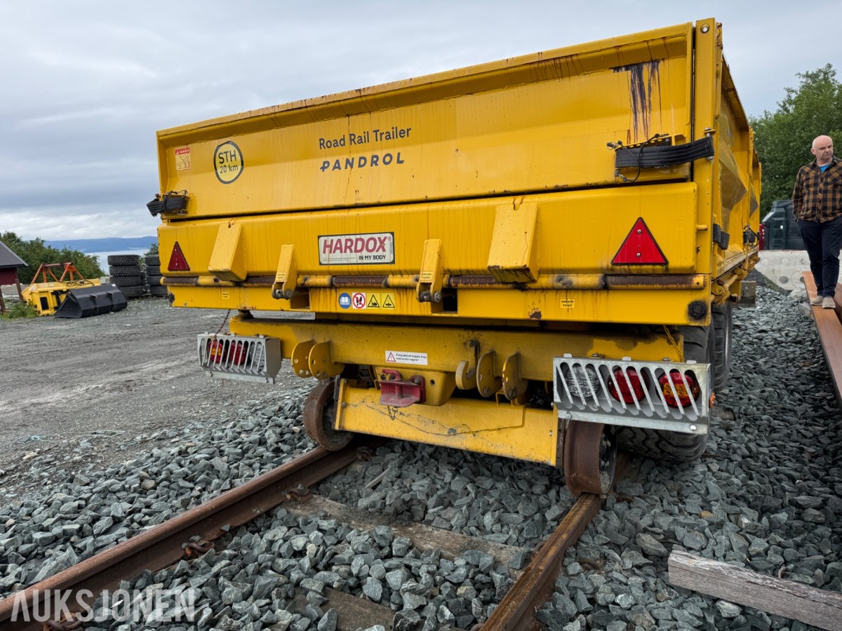 Western/Pandrol Road Rail tipphenger – jernbanerigget