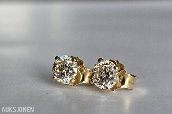 1.20CT ENSTENS DIAMANTØREDOBBER I 14K GULL. HELT NATURLIGE DIAMANTER! TAKSTBREV OG SERTIFIKAT!