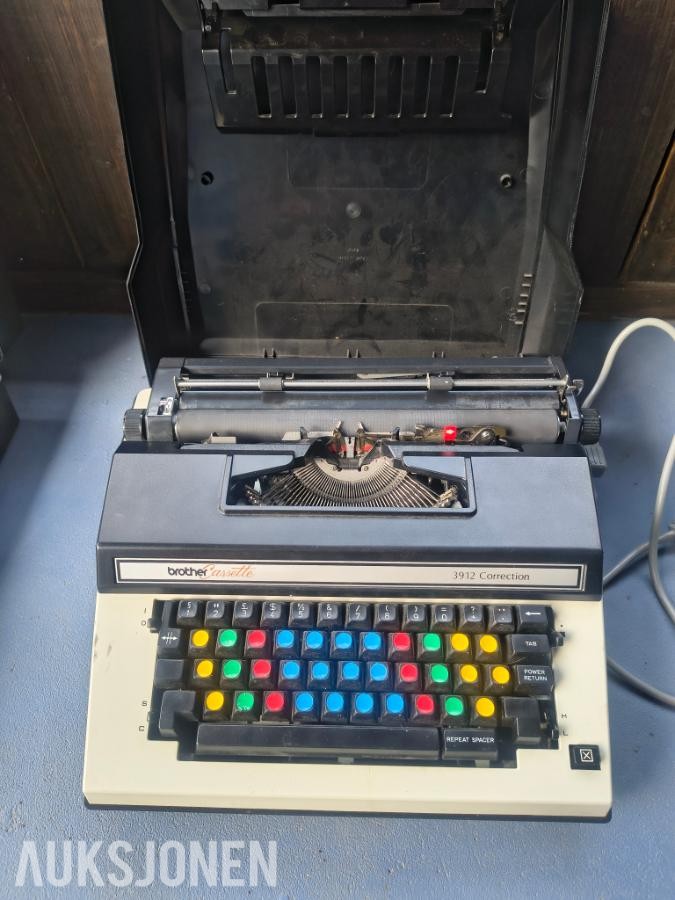Diverse skrivemaskiner - Underwood . Remington. Brother. Adler. Olivetti.